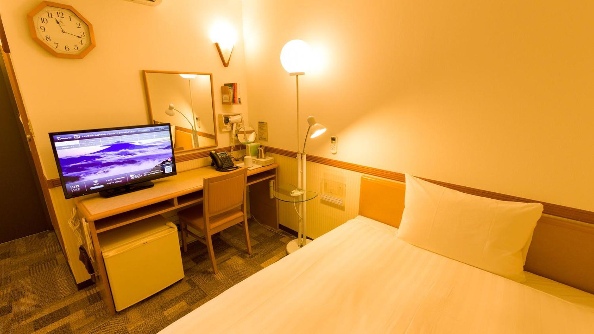 Toyoko Inn Shonan Hiratsuka Eki Kita Guchi No 1 Room photo