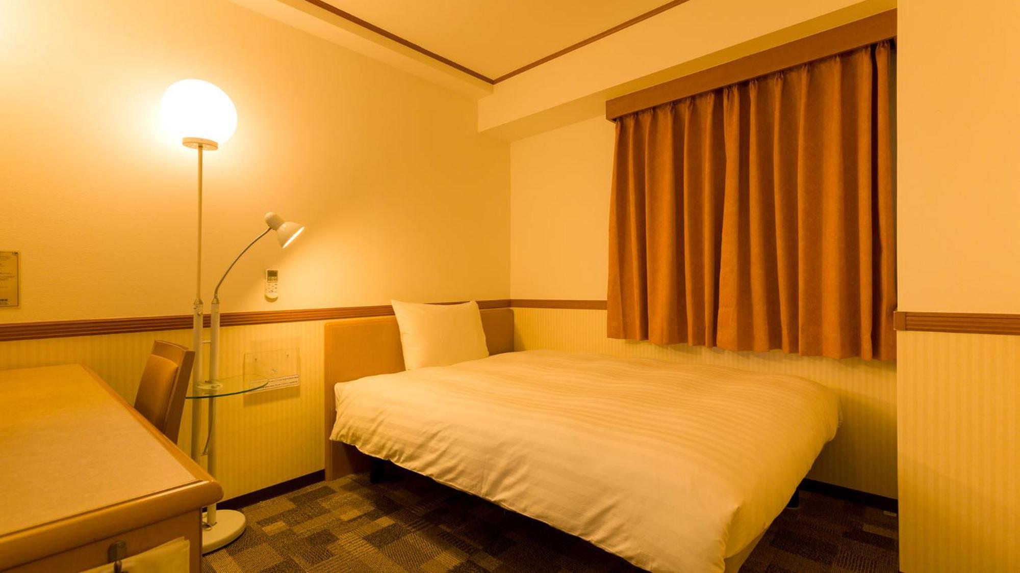 Toyoko Inn Shonan Hiratsuka Eki Kita Guchi No 1 Room photo