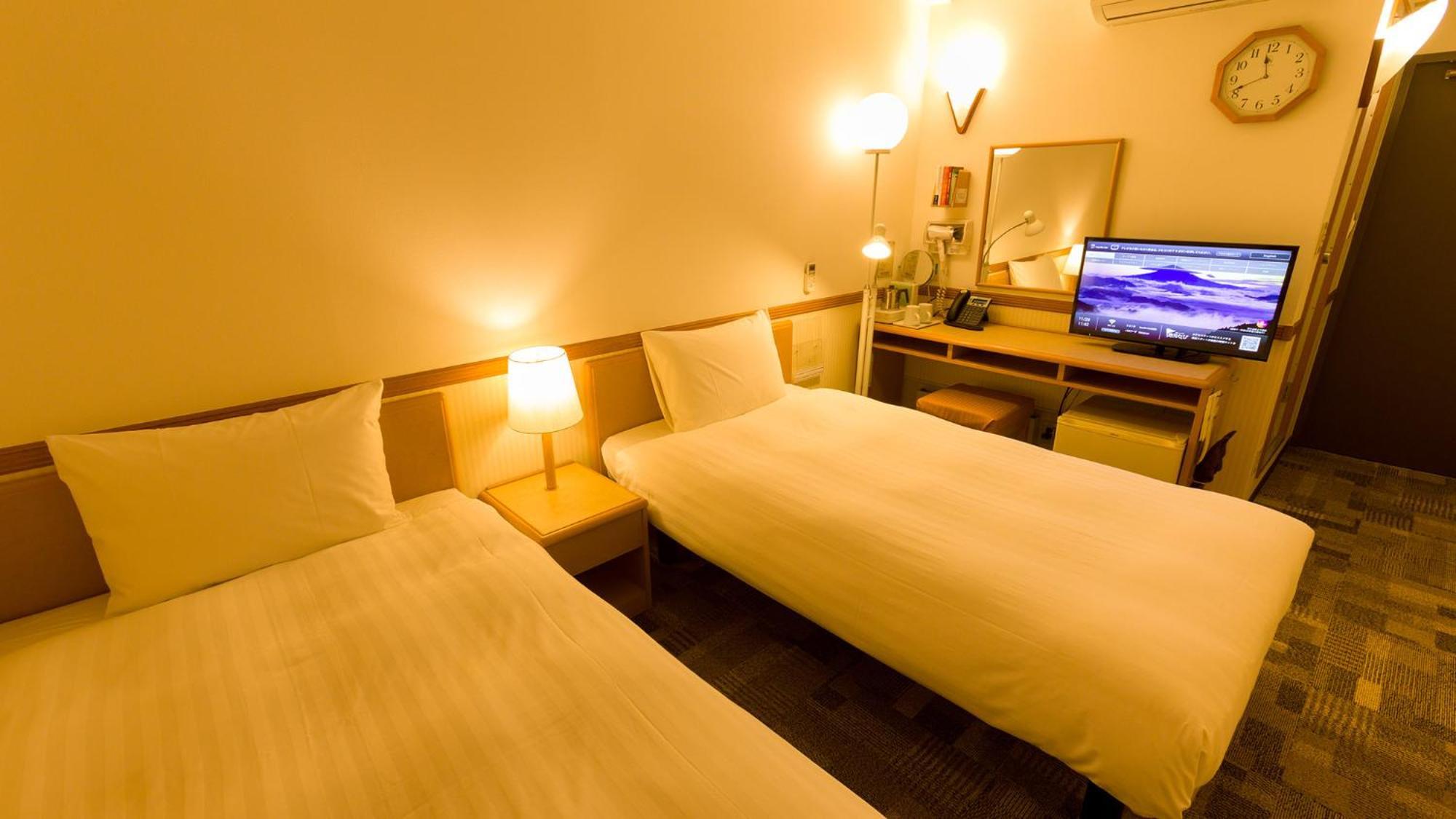 Toyoko Inn Shonan Hiratsuka Eki Kita Guchi No 1 Room photo